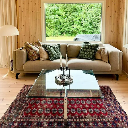 Newly Renovated Near Vejby 度假居 Holloselund