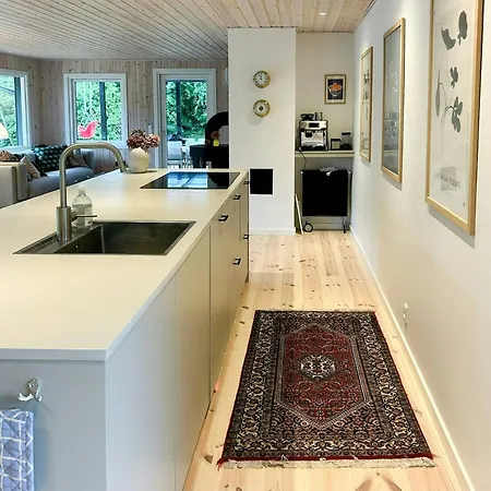Newly Renovated Near Vejby 度假居 *