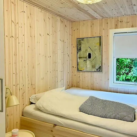 Newly Renovated Near Vejby 度假居 *